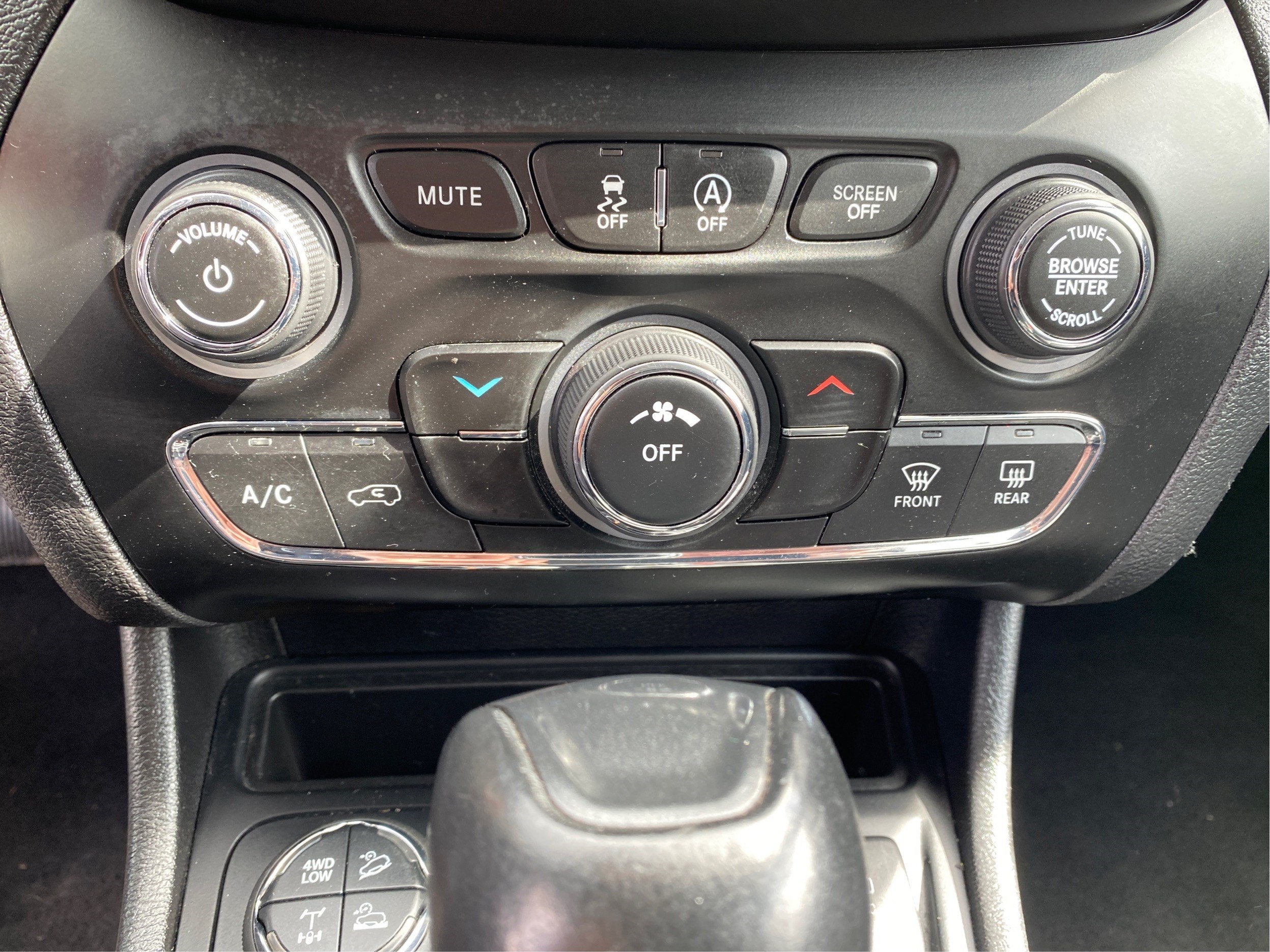 2020 Jeep Cherokee Trailhawk