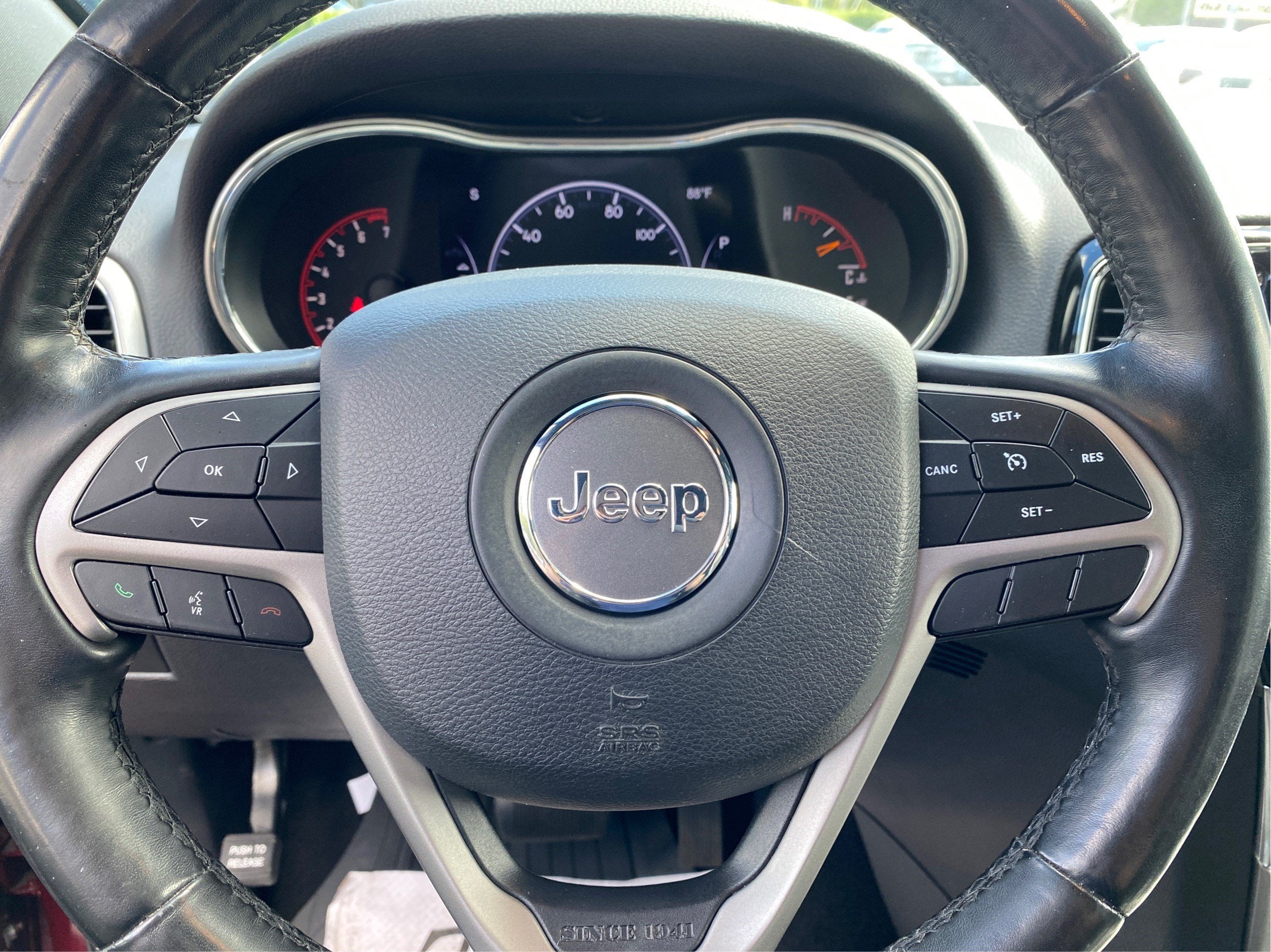 2019 Jeep Grand Cherokee Laredo