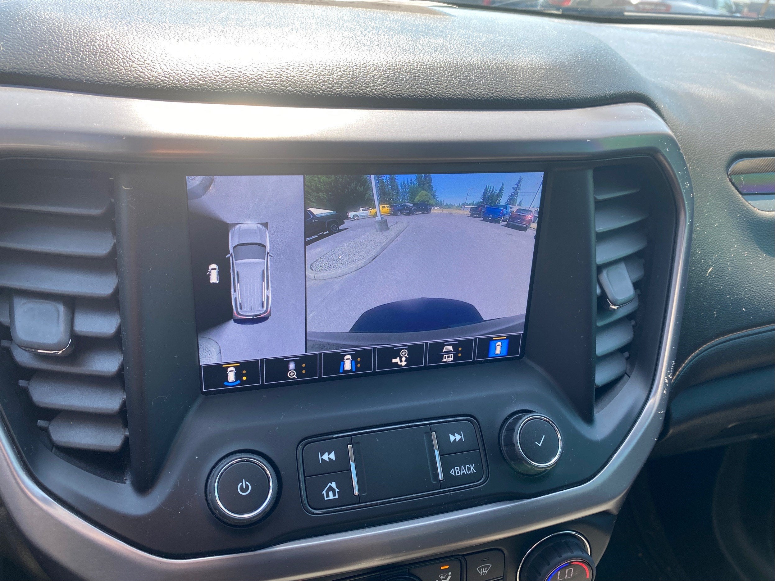 2021 GMC Acadia AT4