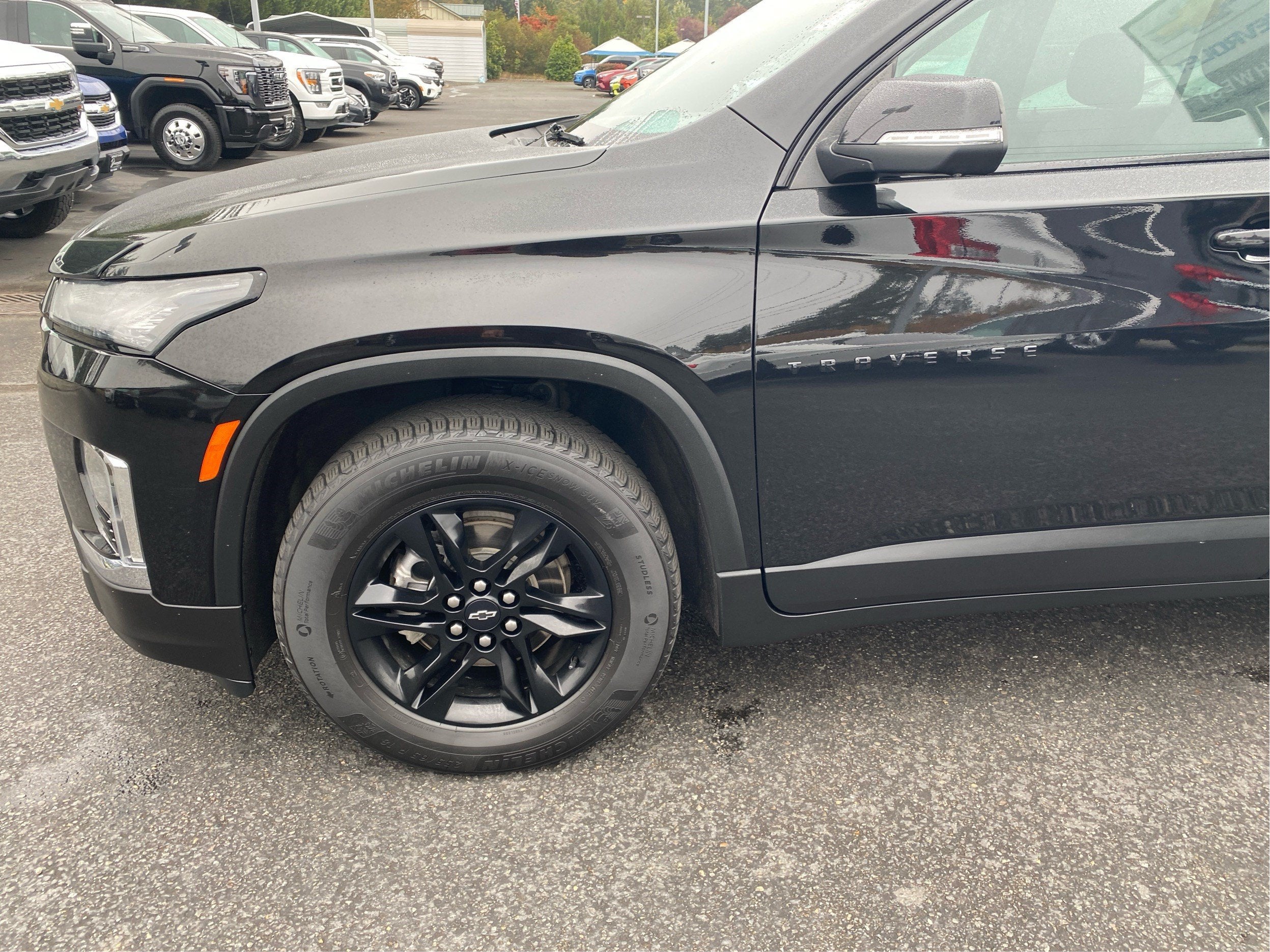 2022 Chevrolet Traverse LT Cloth