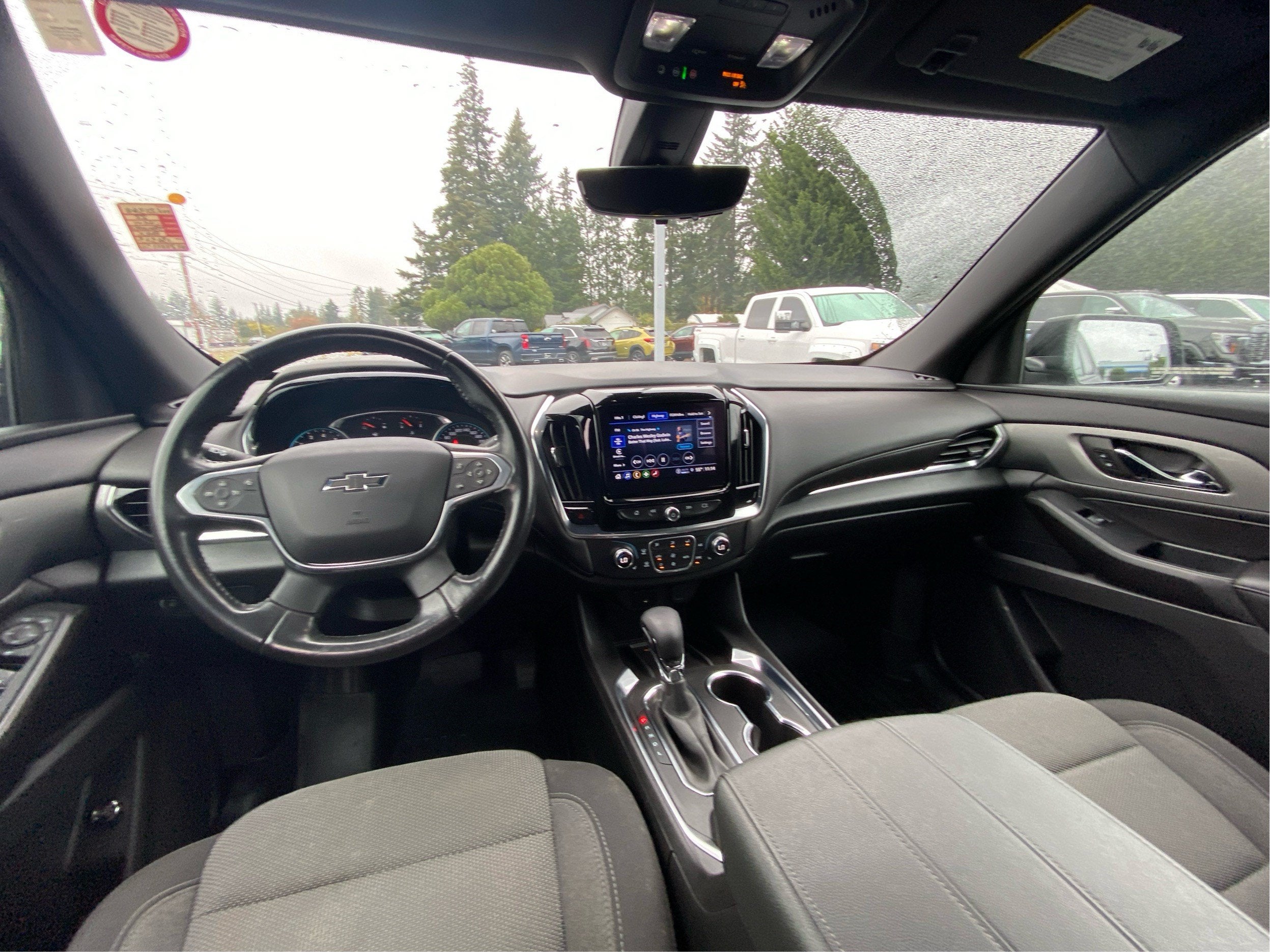 2022 Chevrolet Traverse LT Cloth