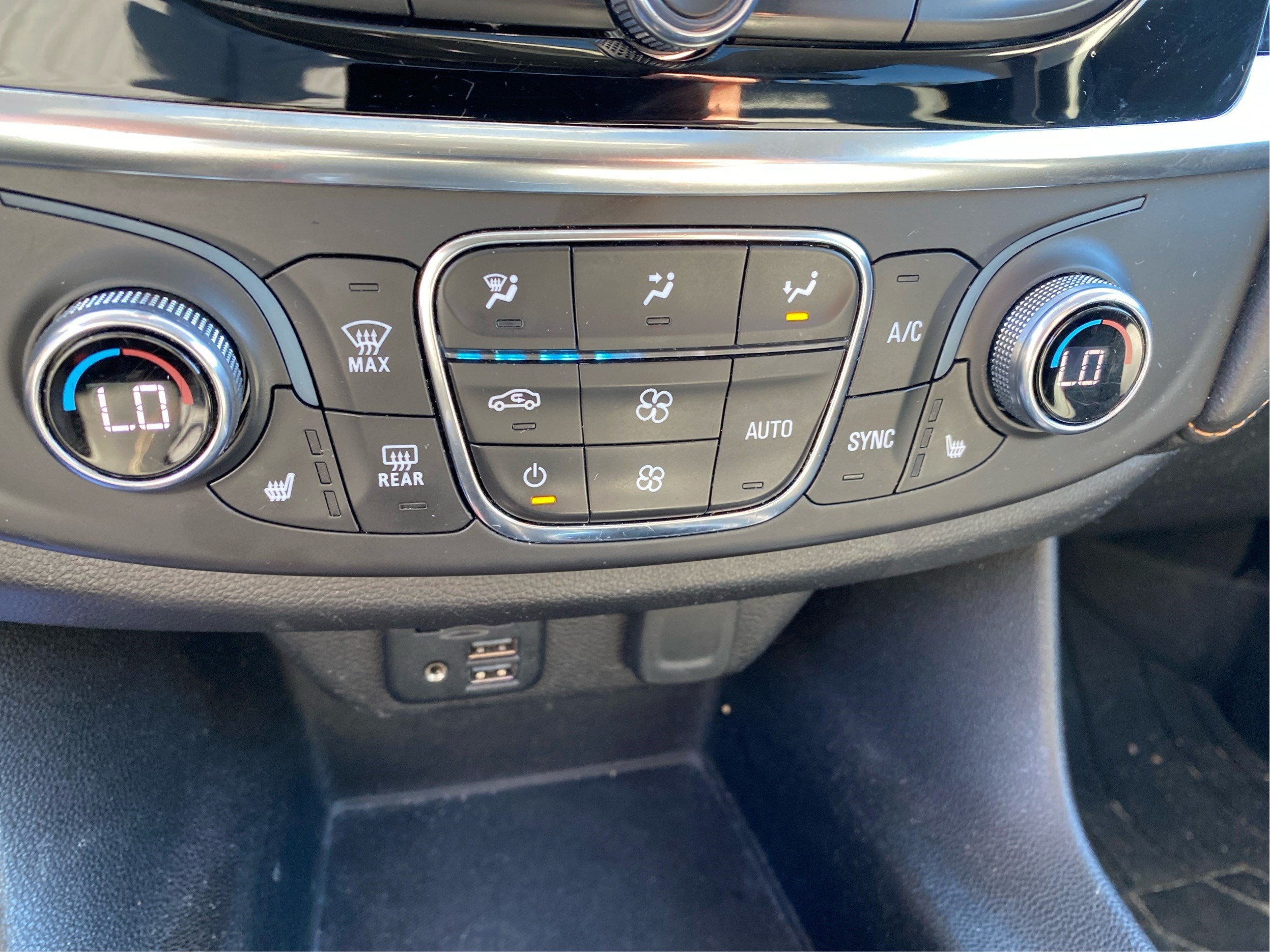 2021 Chevrolet Traverse LT True North