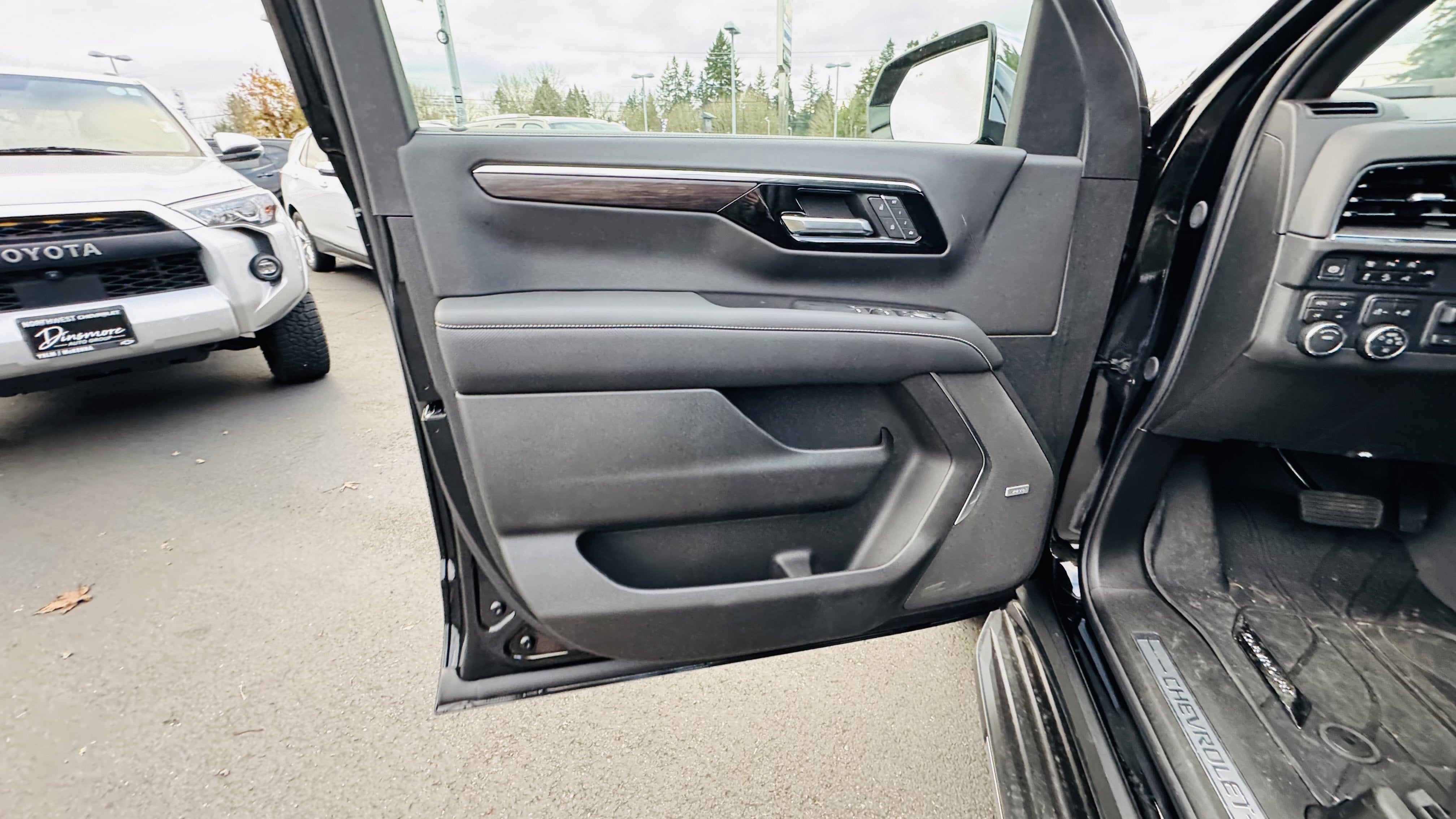 2025 Chevrolet Suburban Premier