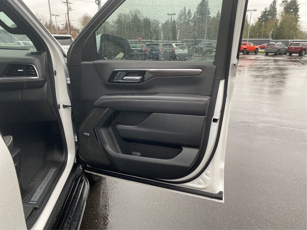 2025 Chevrolet Suburban Premier