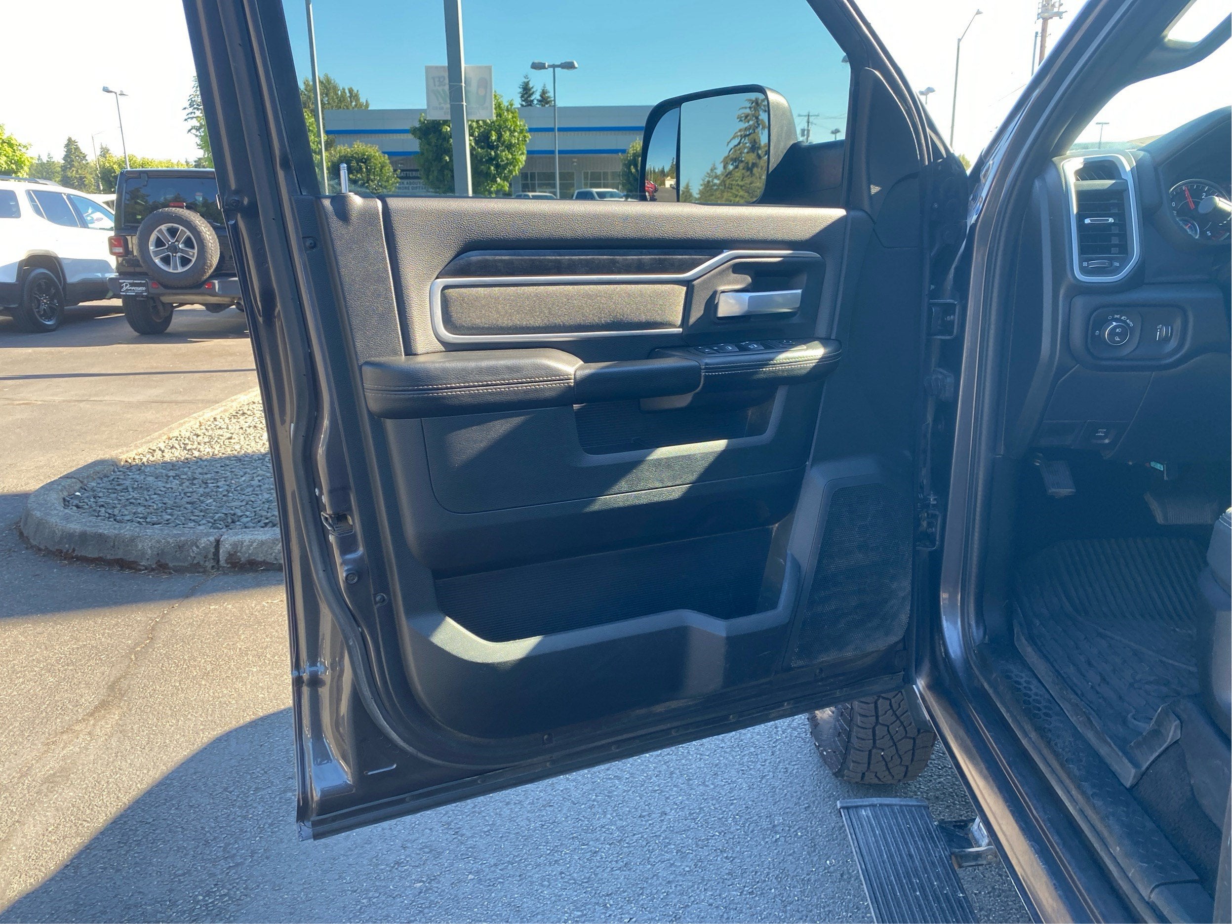 2022 RAM 3500 Big Horn Crew Cab 4x4 8' Box