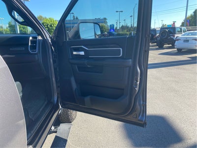 2022 RAM 3500 Big Horn Crew Cab 4x4 8' Box