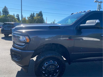 2022 RAM 3500 Big Horn Crew Cab 4x4 8' Box