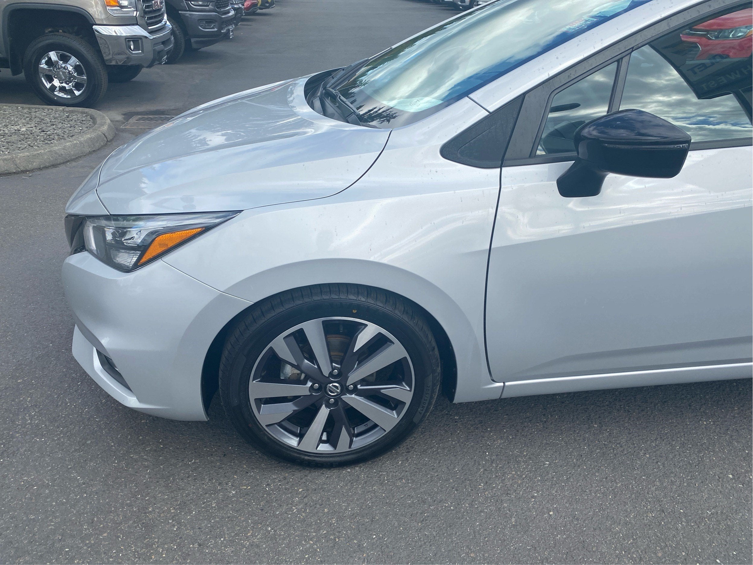 2020 Nissan Versa SR Xtronic CVT