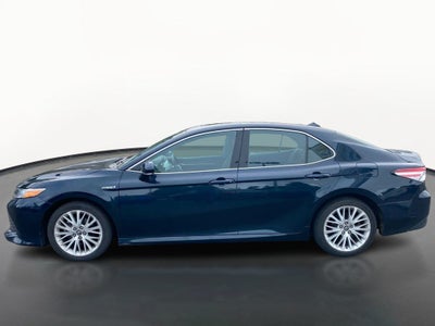 2020 Toyota Camry Hybrid XLE