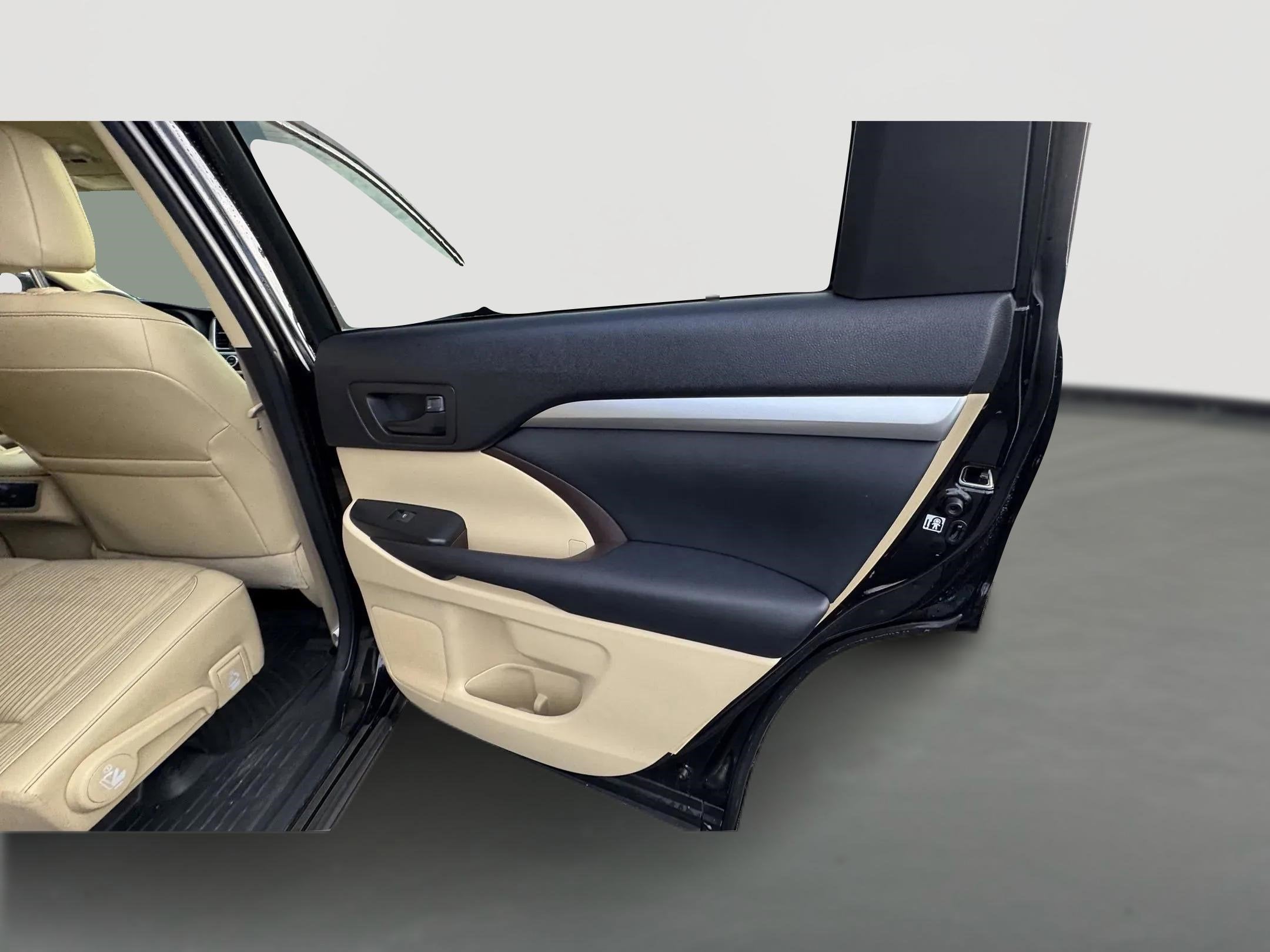 2015 Toyota Highlander LE