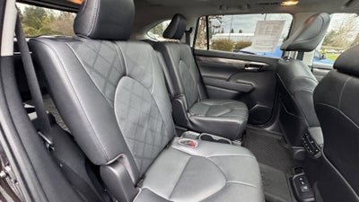 2021 Toyota Highlander Hybrid Platinum