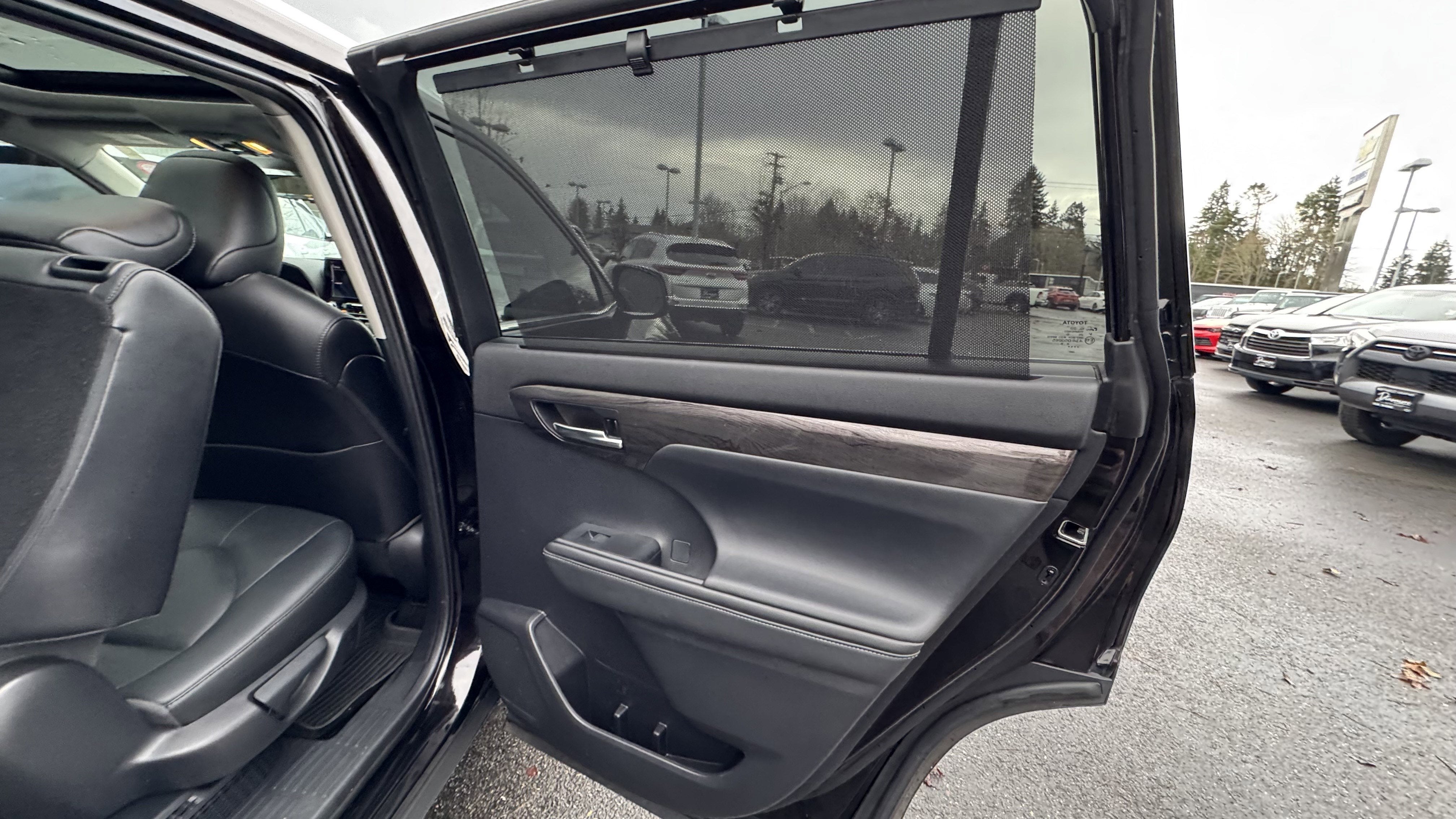 2021 Toyota Highlander Hybrid Platinum