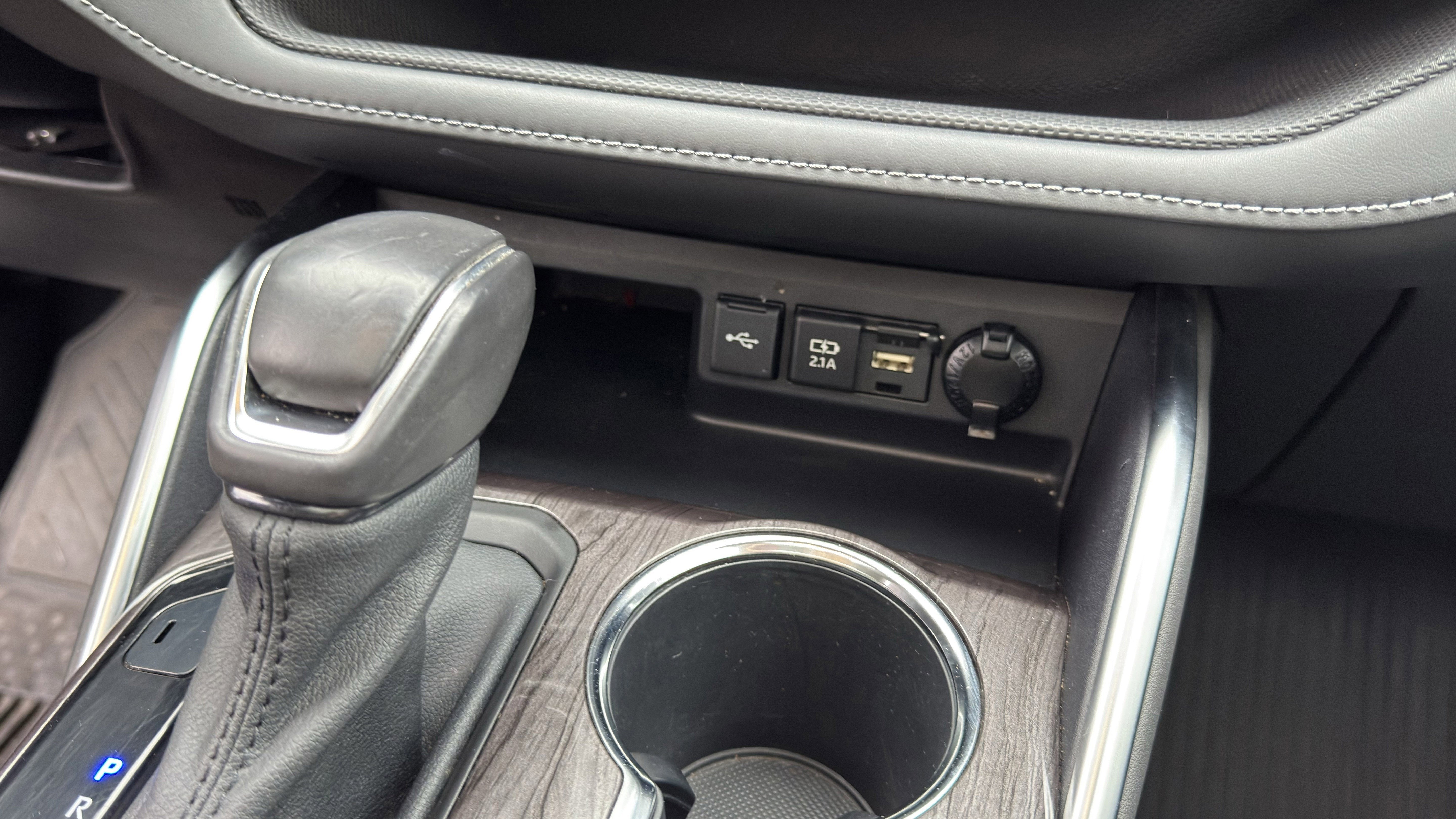 2021 Toyota Highlander Hybrid Platinum