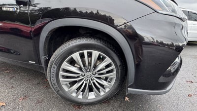 2021 Toyota Highlander Hybrid Platinum