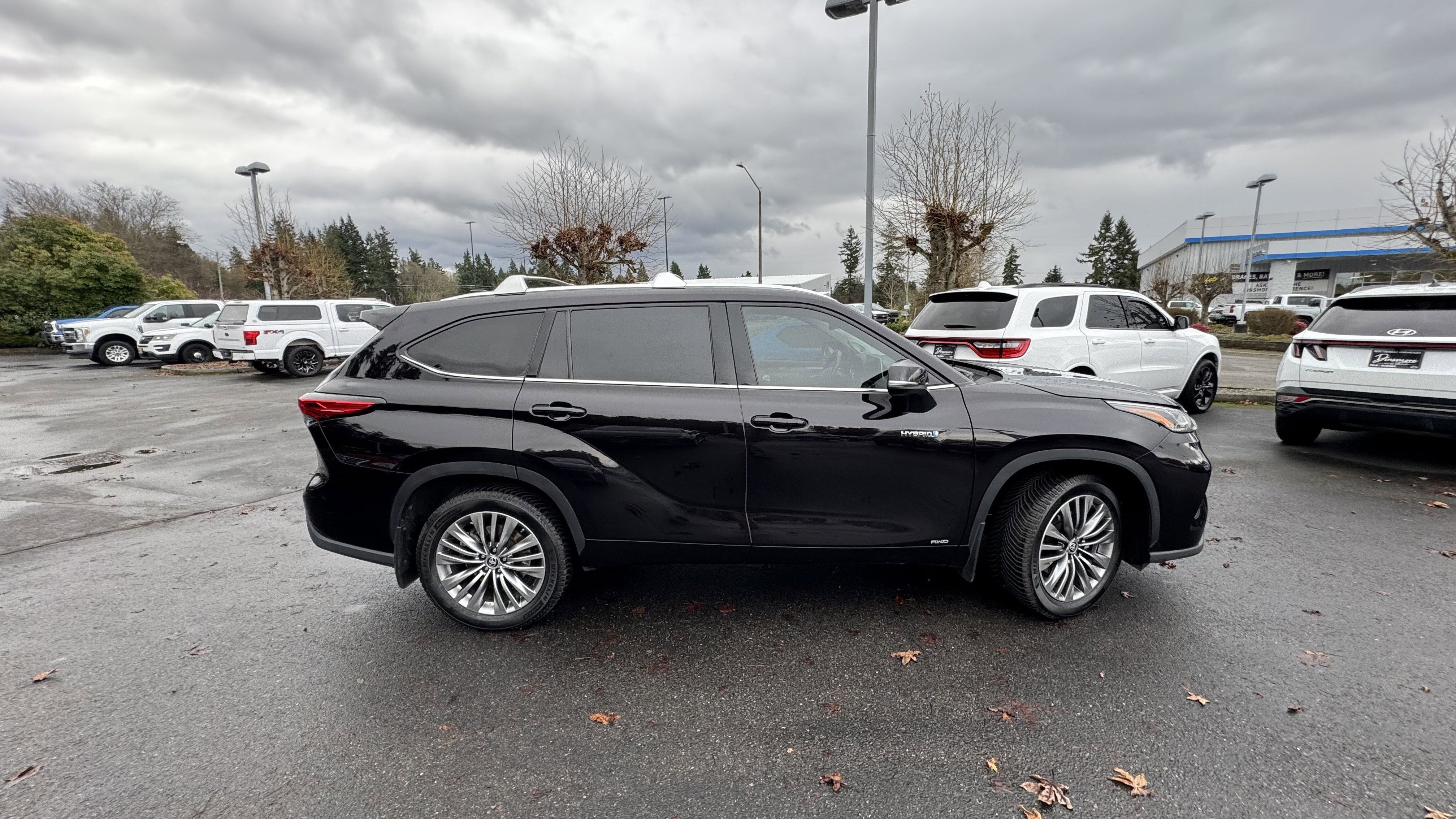 2021 Toyota Highlander Hybrid Platinum