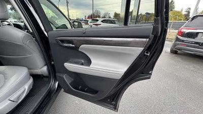 2022 Toyota Highlander Platinum
