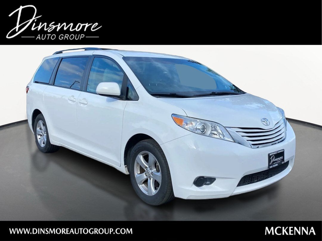 2017 Toyota Sienna LE Auto Access Seat