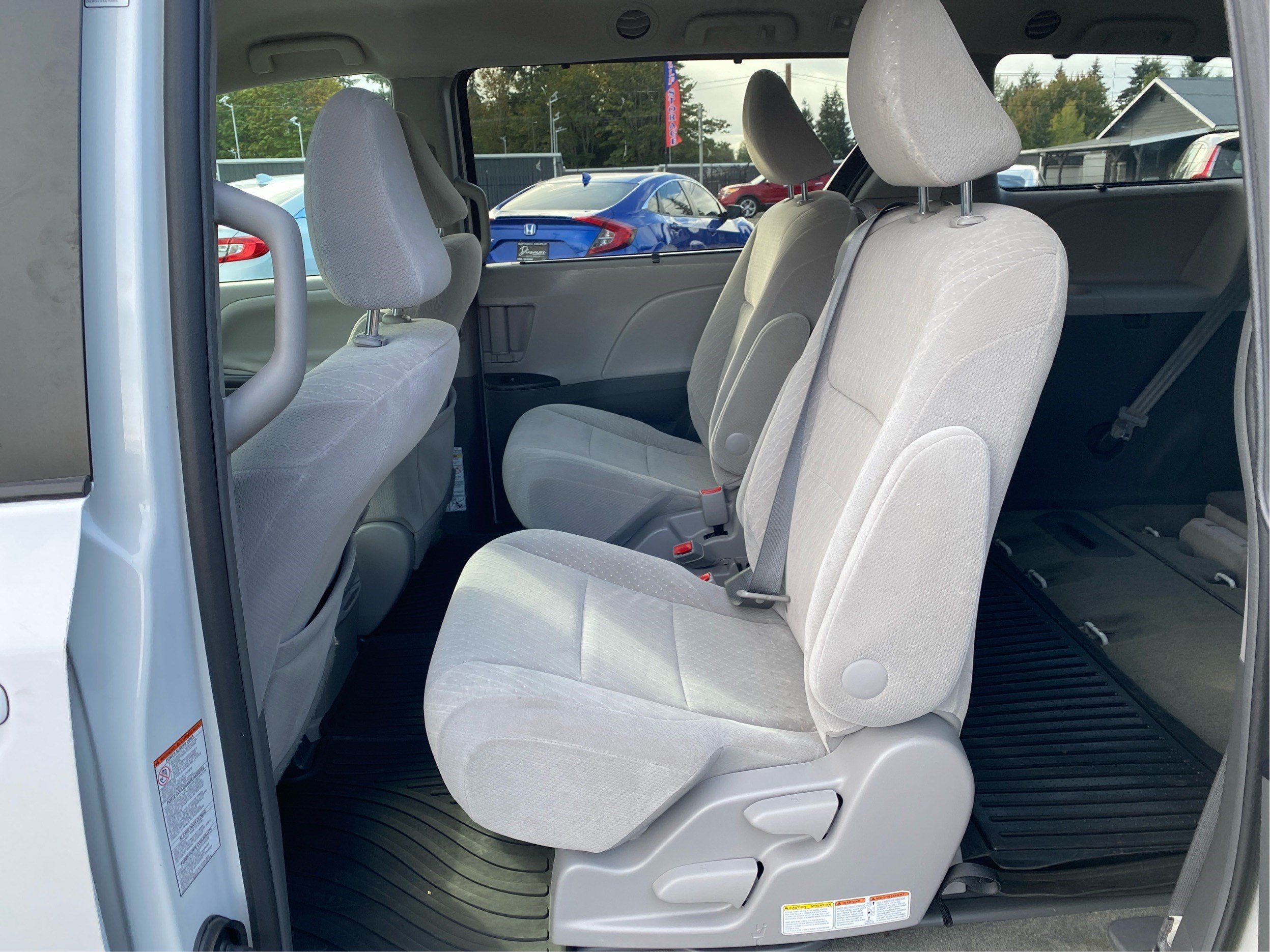 2017 Toyota Sienna LE Auto Access Seat