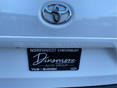 2017 Toyota Sienna LE Auto Access Seat