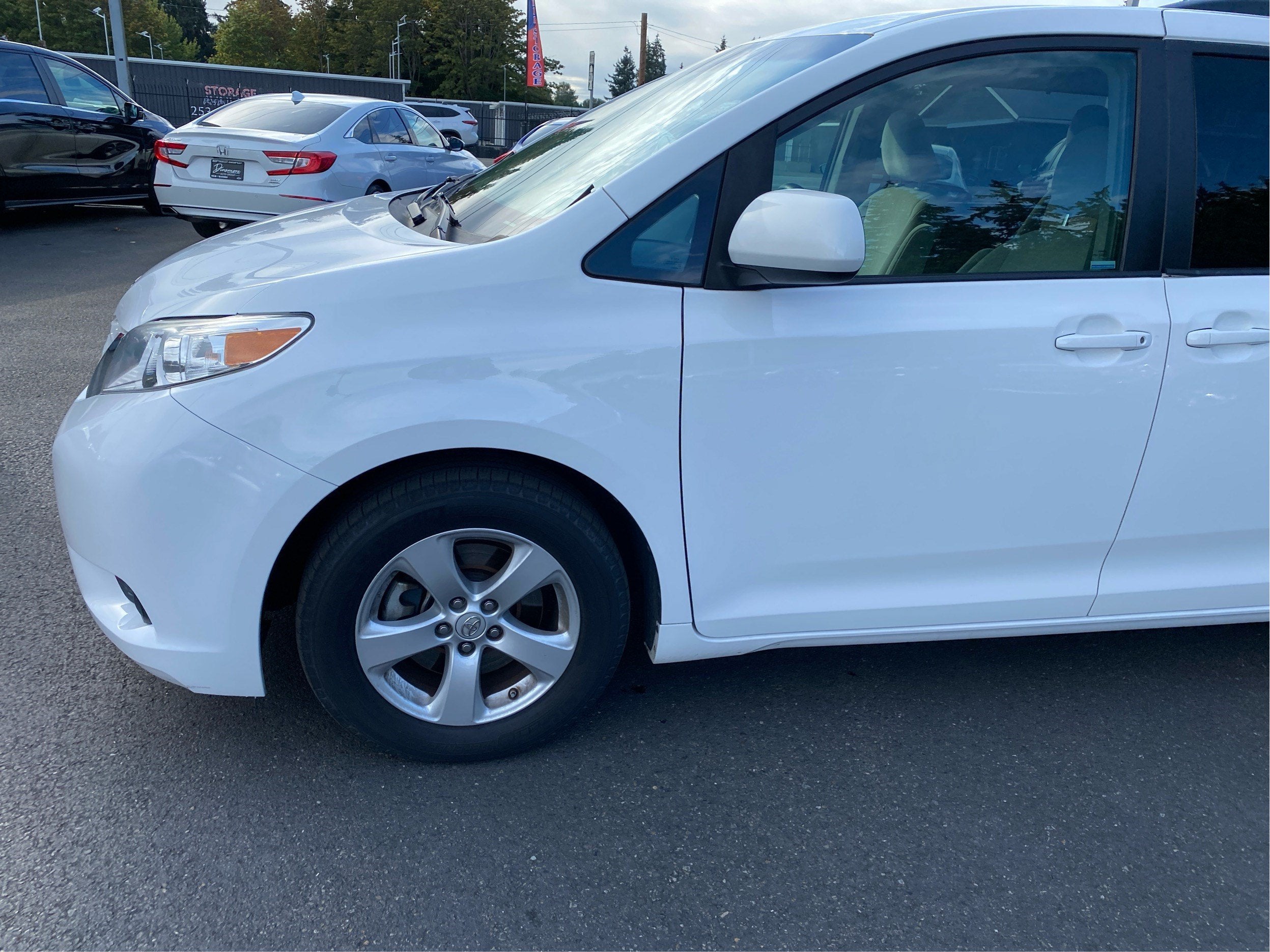 2017 Toyota Sienna LE Auto Access Seat