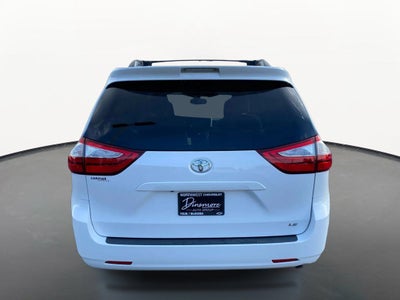 2017 Toyota Sienna LE Auto Access Seat