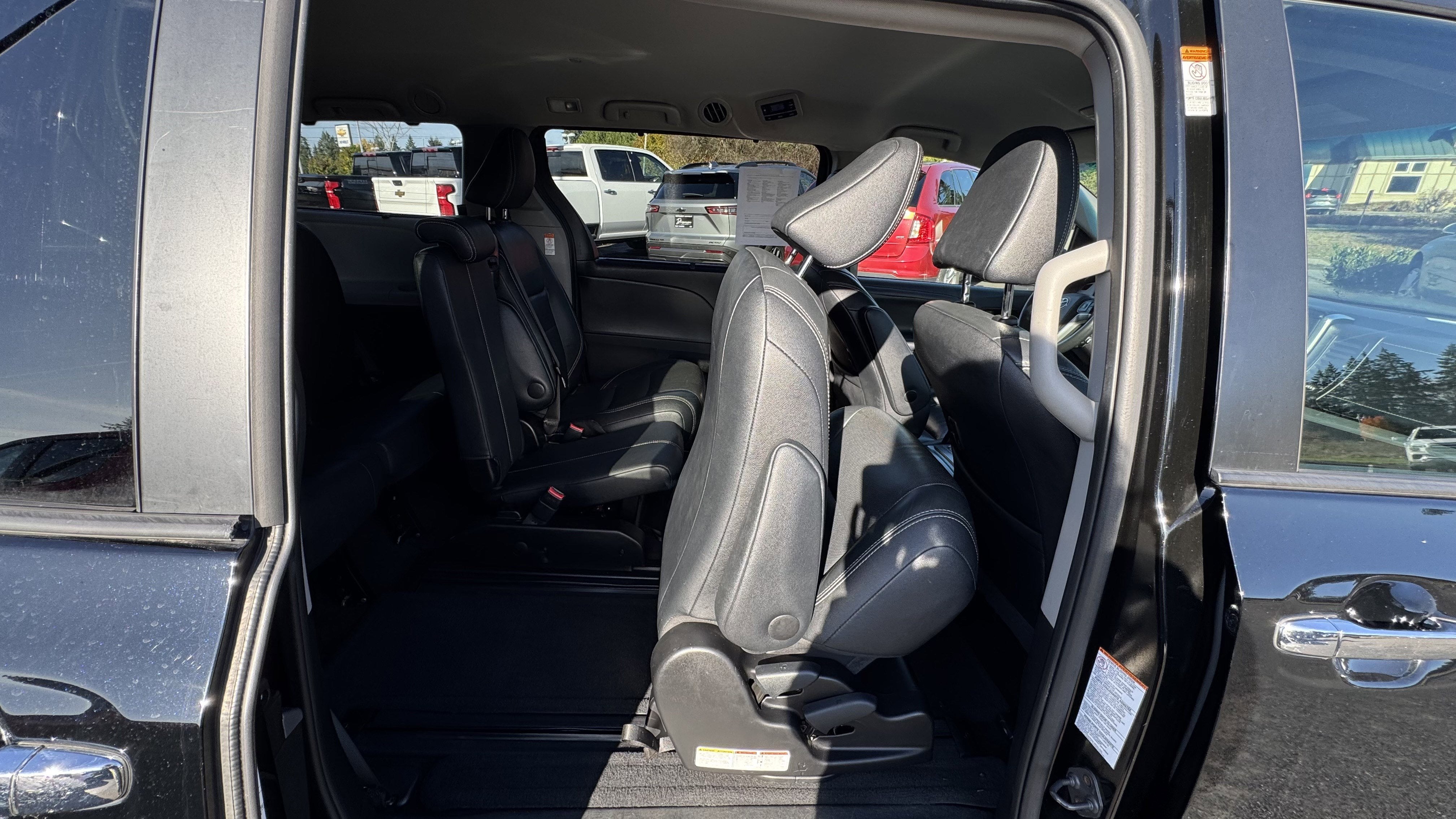 2015 Toyota Sienna SE 8 Passenger