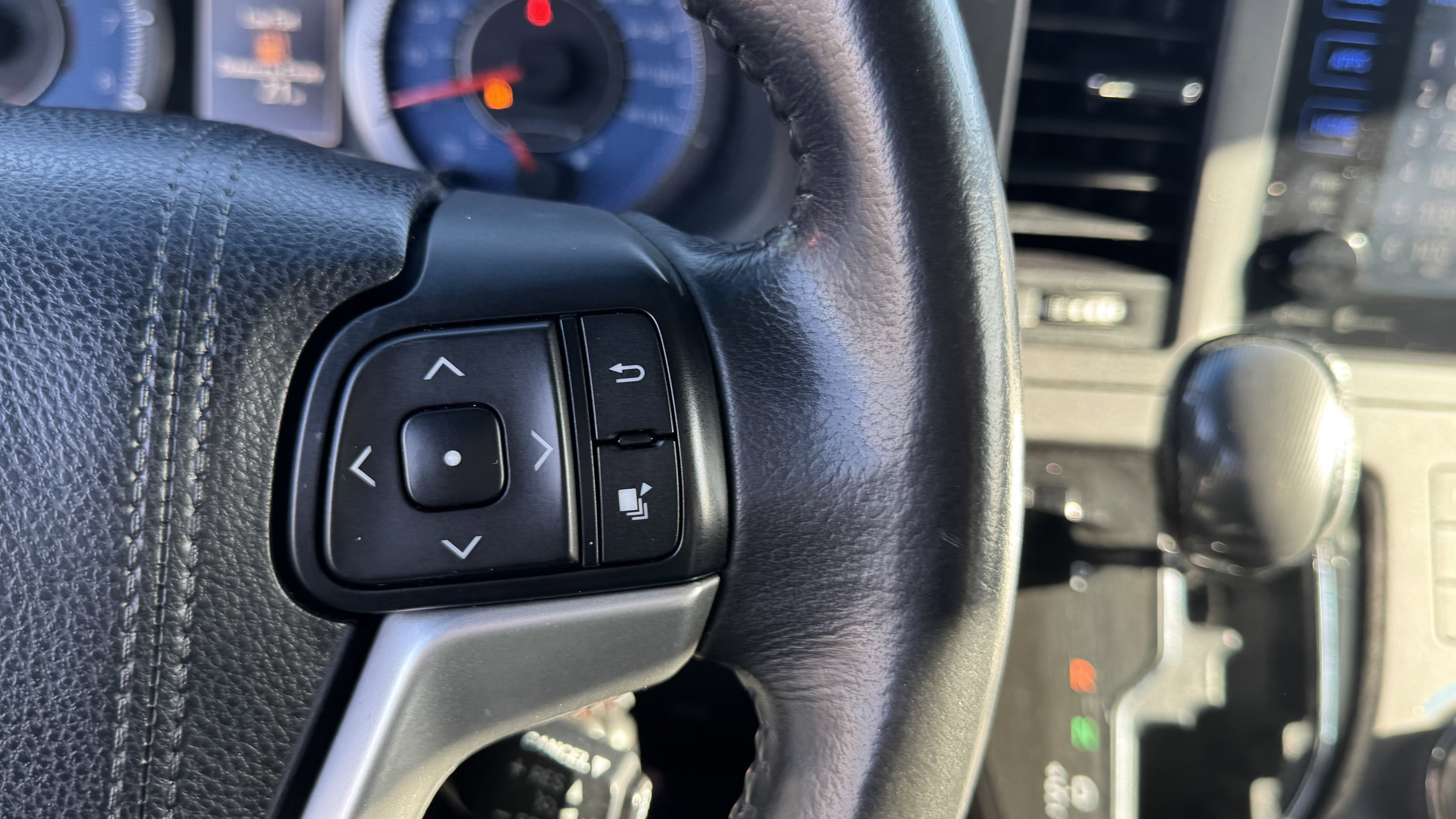 2015 Toyota Sienna SE 8 Passenger