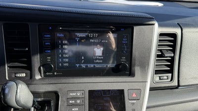 2015 Toyota Sienna SE 8 Passenger