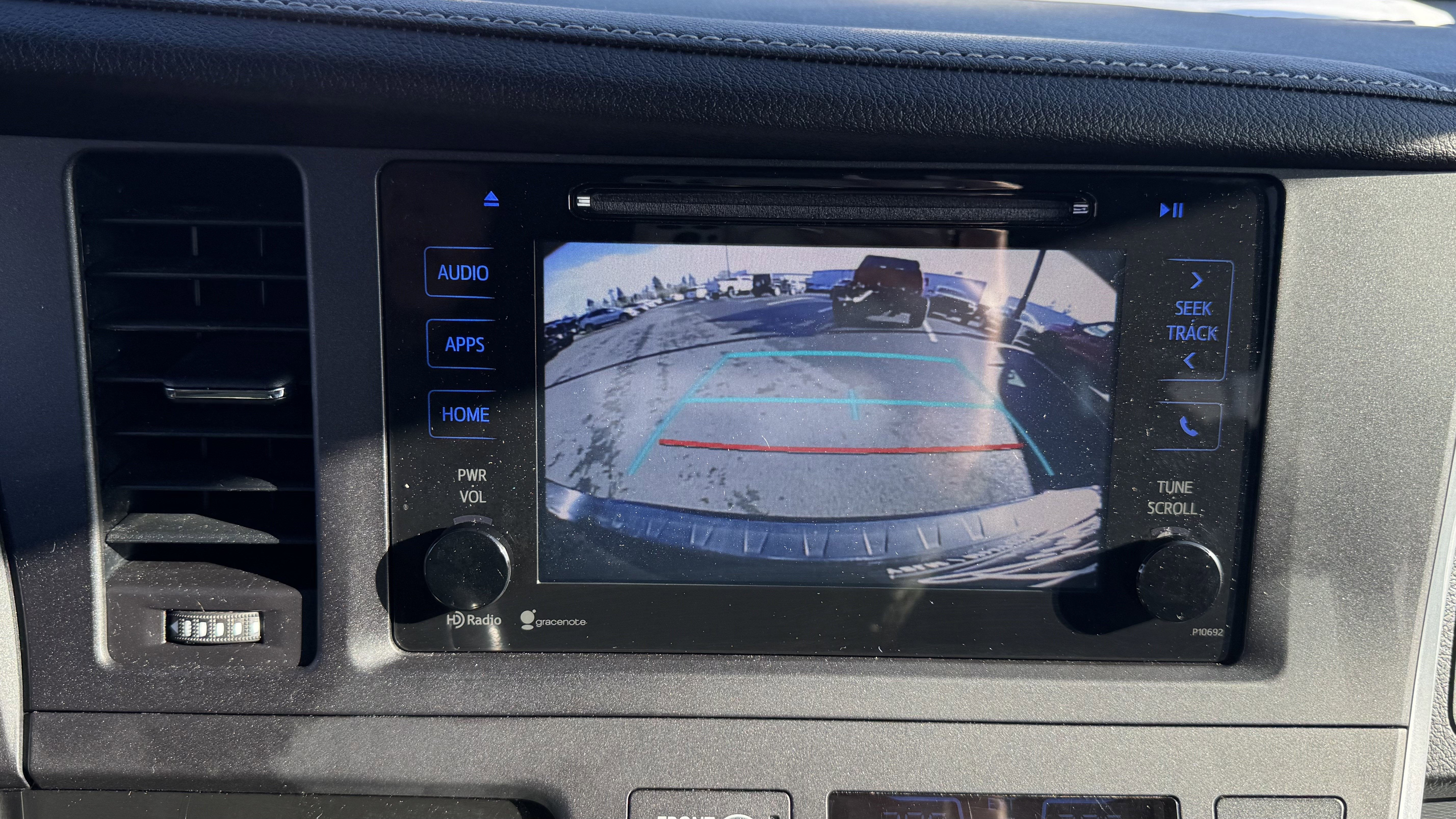 2015 Toyota Sienna SE 8 Passenger