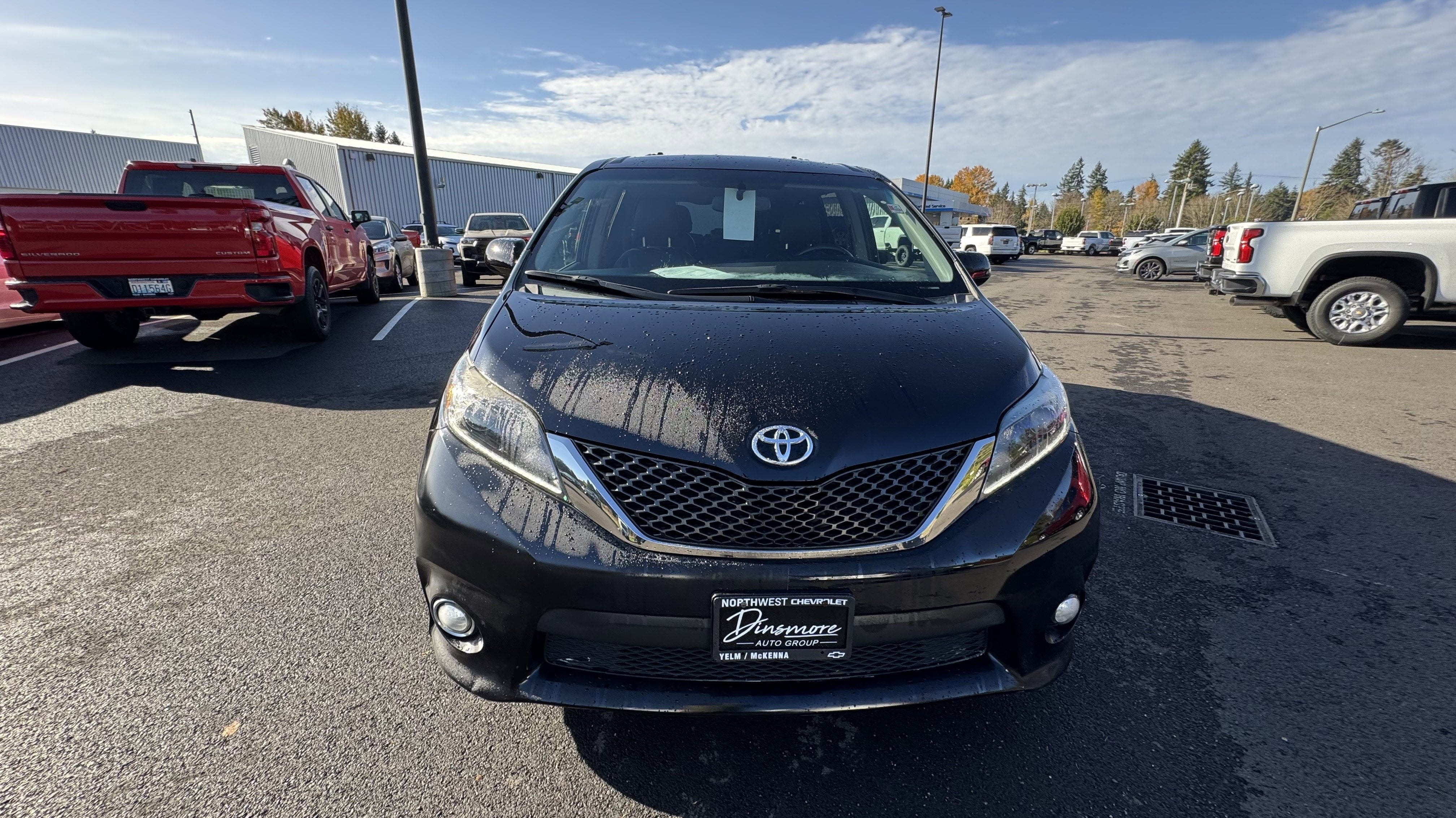 2015 Toyota Sienna SE 8 Passenger
