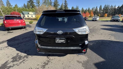 2015 Toyota Sienna SE 8 Passenger