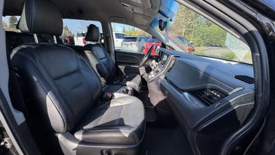 2015 Toyota Sienna SE 8 Passenger