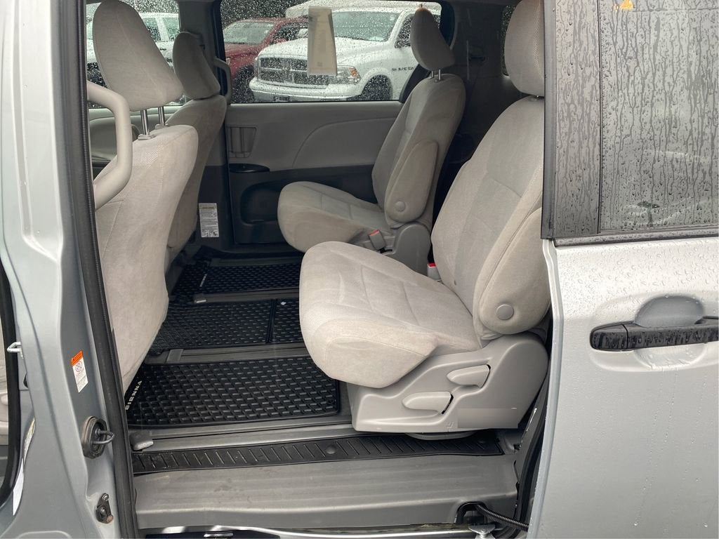 2020 Toyota Sienna L