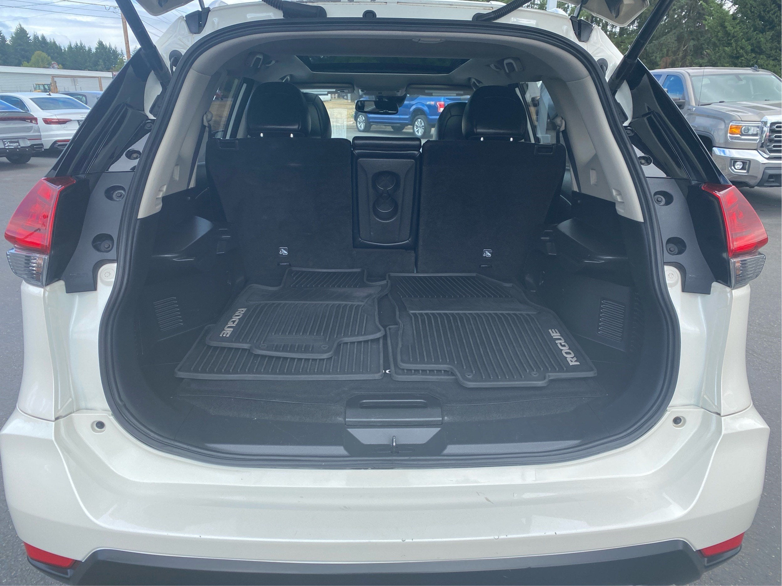 2017 Nissan Rogue SL