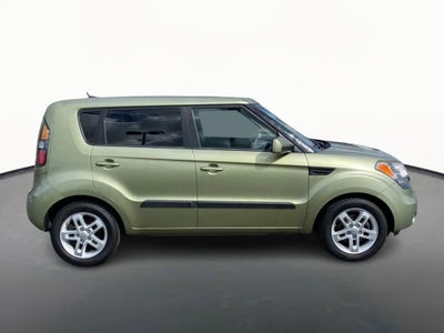 2011 Kia Soul +
