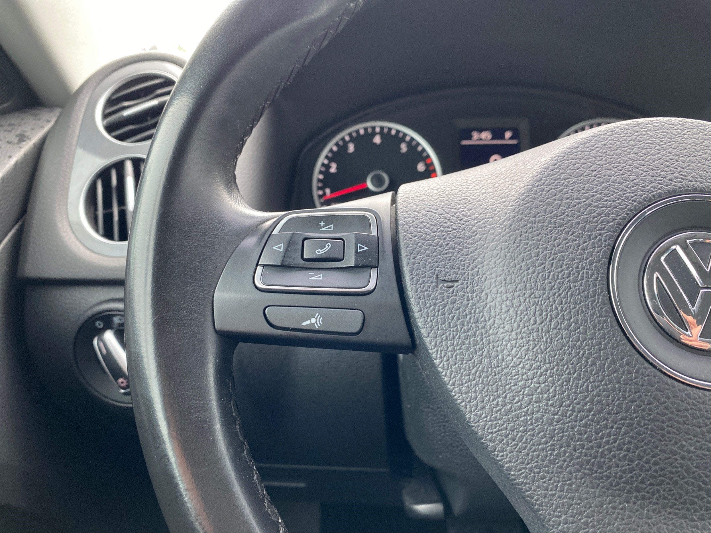 2018 Volkswagen Tiguan Limited 2.0T