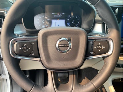 2021 Volvo XC40 T5 Momentum