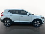 2021 Volvo XC40 T5 Momentum