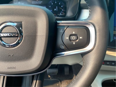 2021 Volvo XC40 T5 Momentum