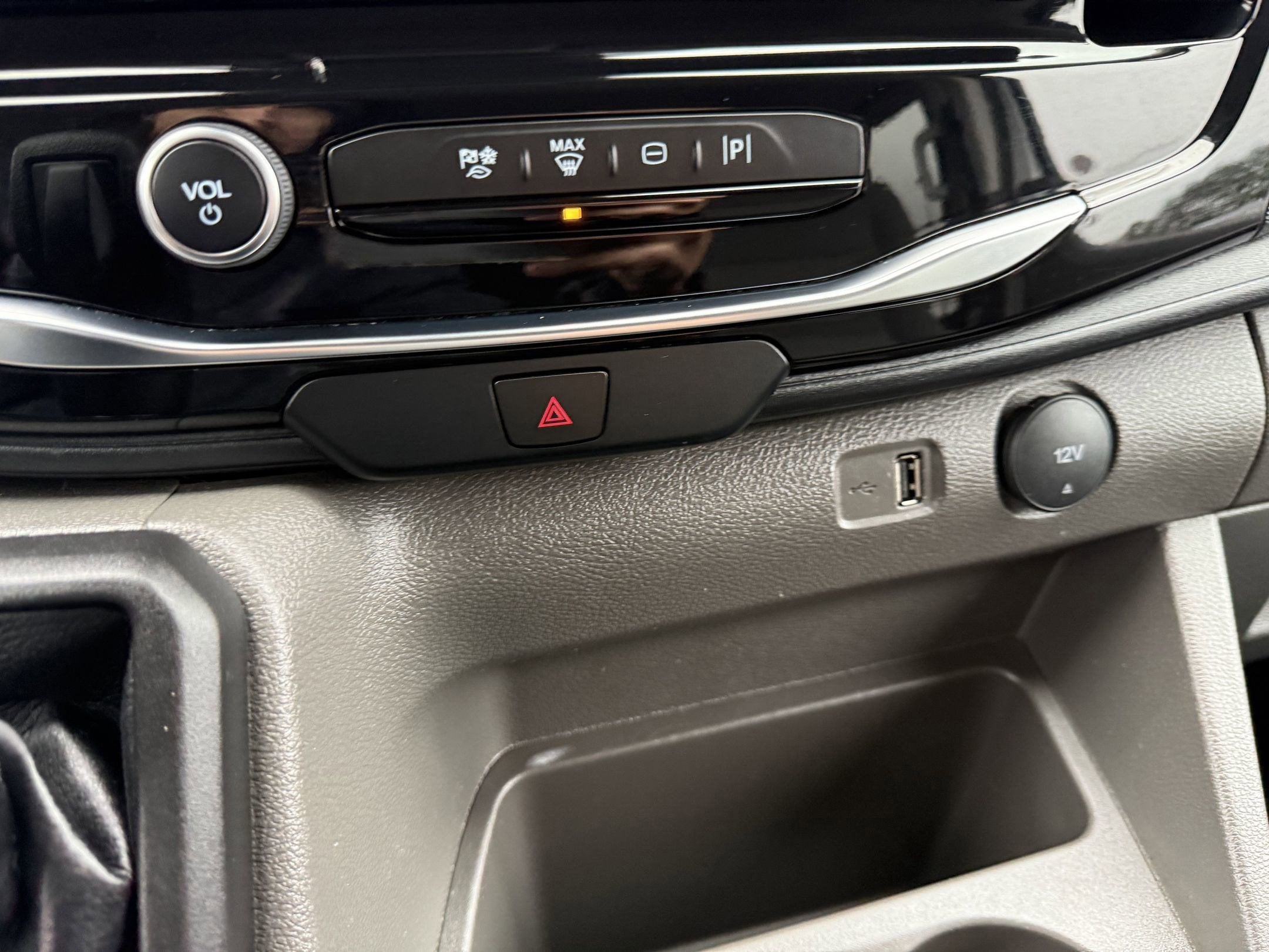 2024 Ford Transit Passenger Wagon XL