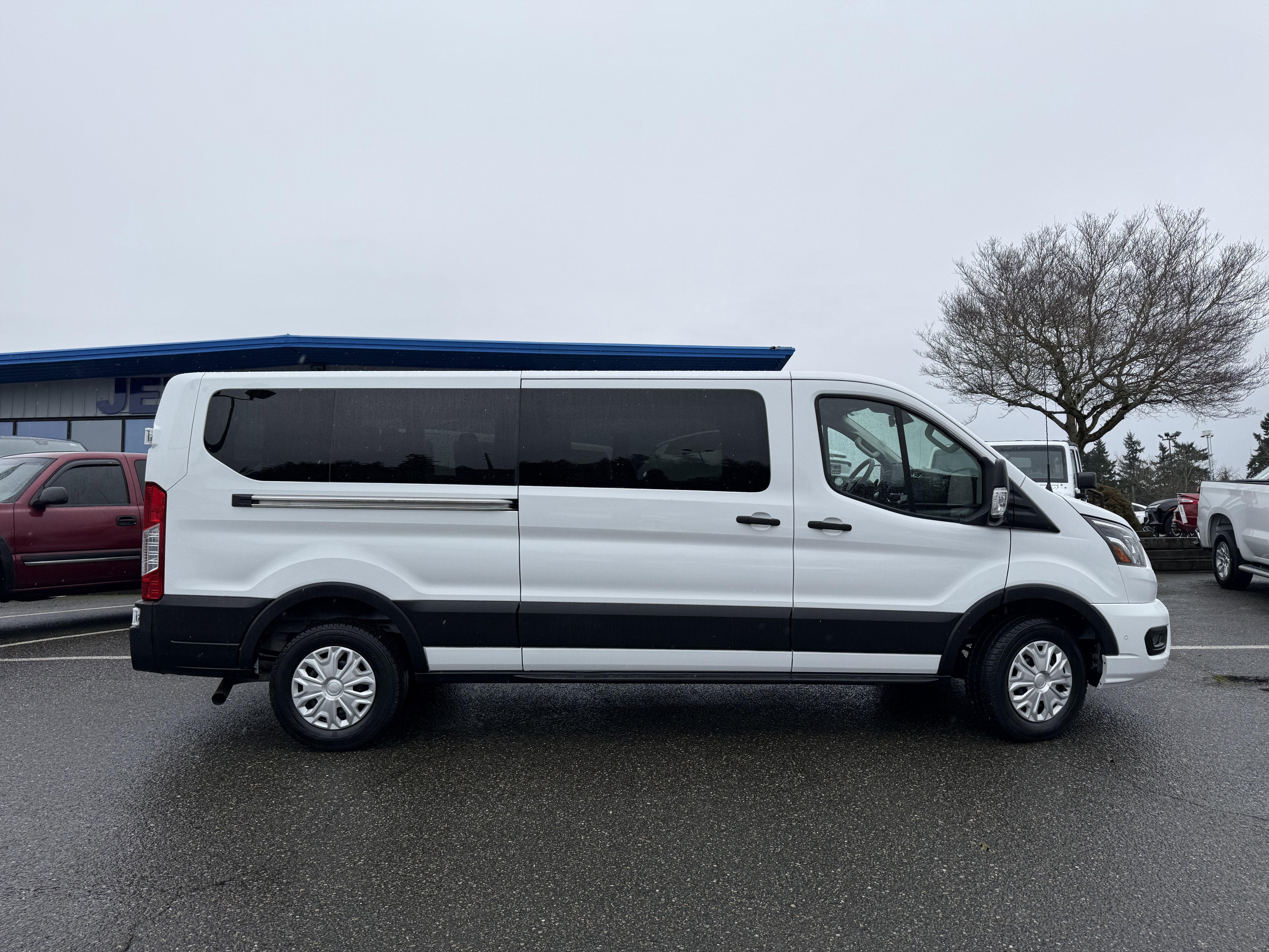 2023 Ford Transit Passenger Wagon XL
