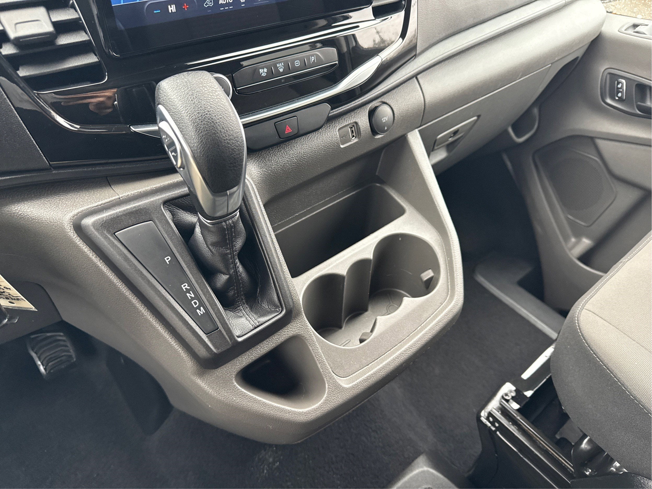 2024 Ford Transit Passenger Wagon XL