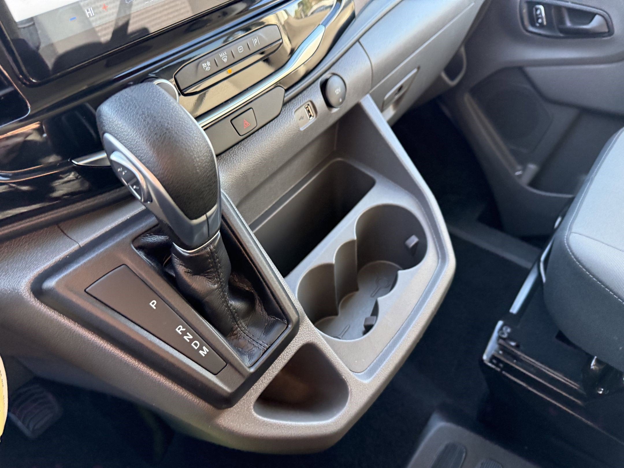 2024 Ford Transit Passenger Wagon XL