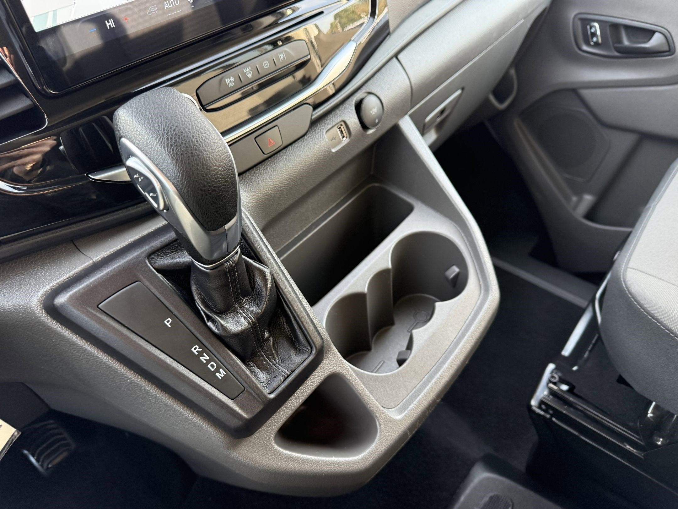 2024 Ford Transit Passenger Wagon XL