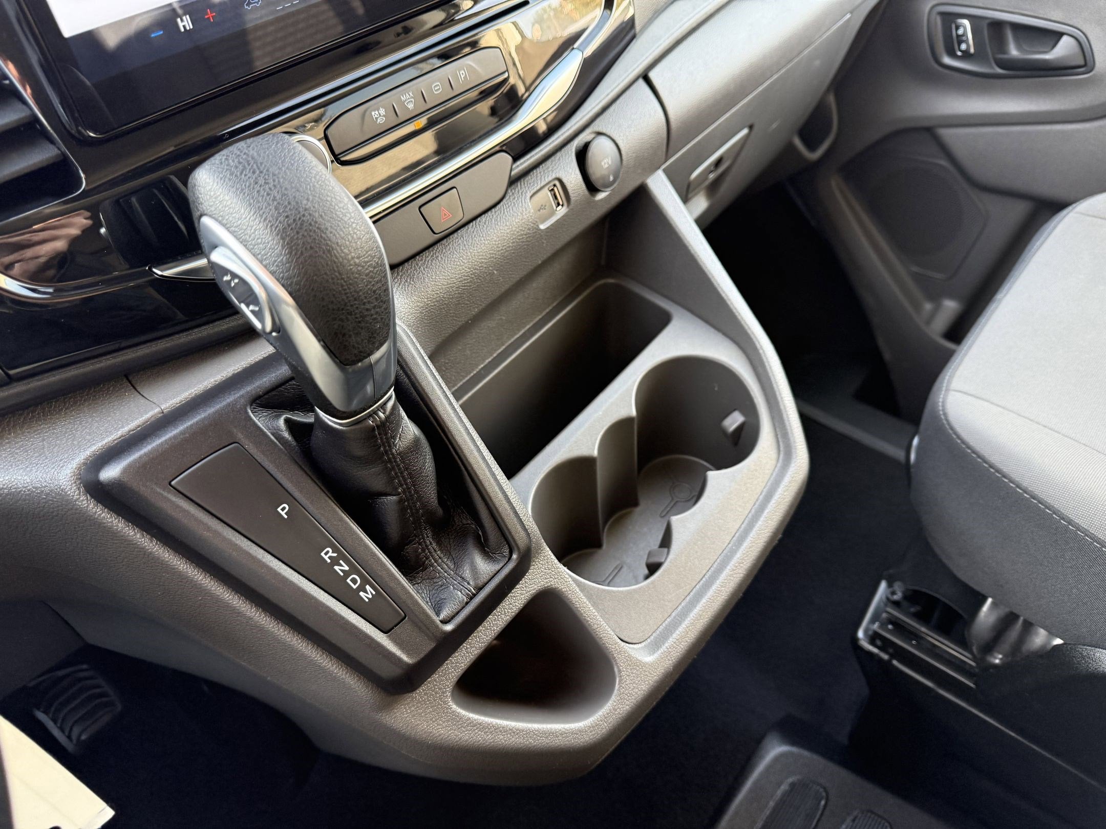 2024 Ford Transit Passenger Wagon XL