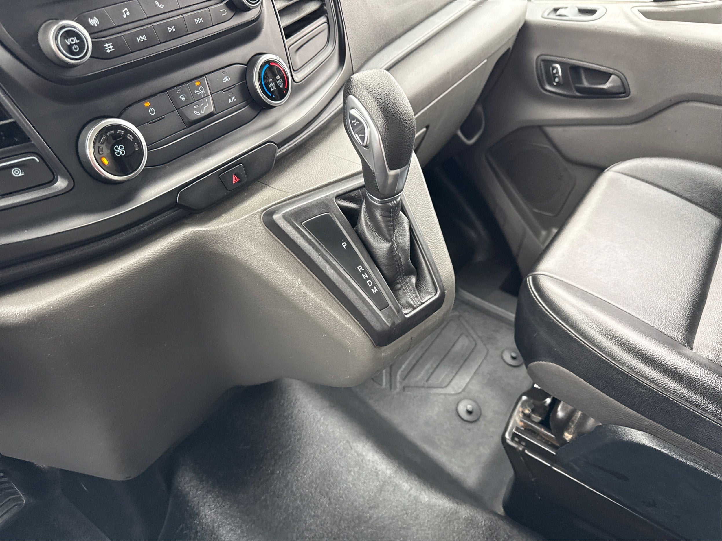 2022 Ford Transit Cutaway T350 RWD DRW 9950
