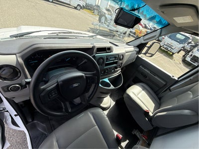 2022 Ford E-Series Cutaway E-350