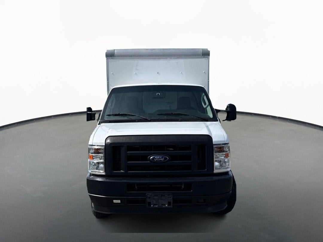 2022 Ford E-Series Cutaway E-350