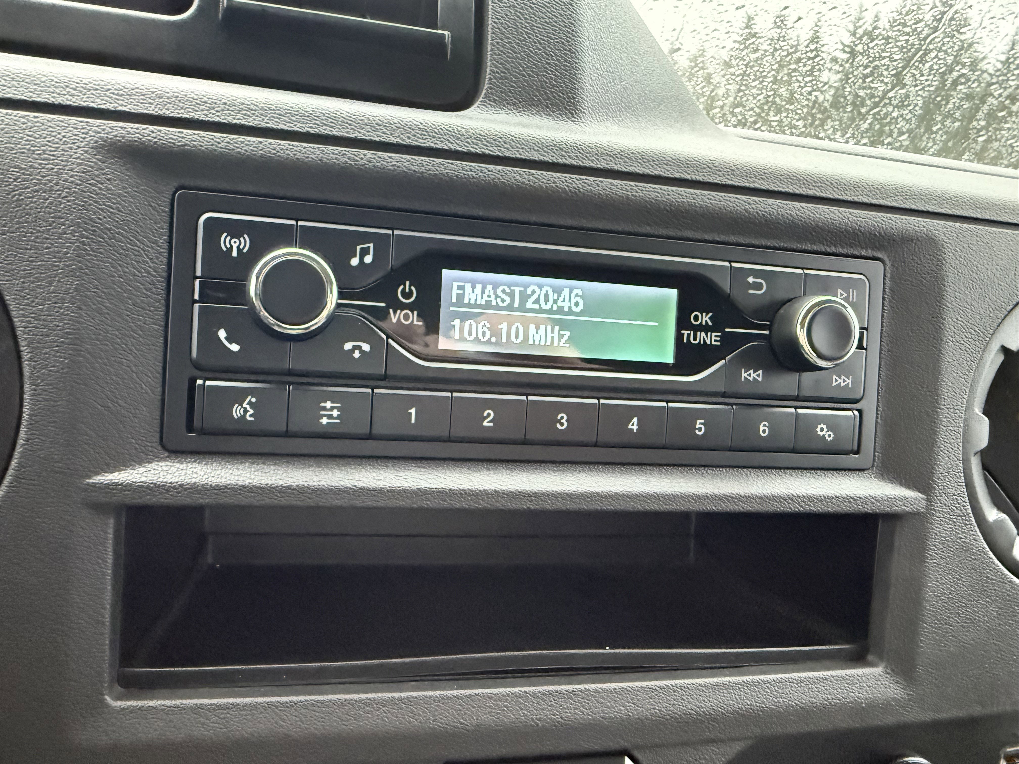 2022 Ford E-Series Cutaway E-350