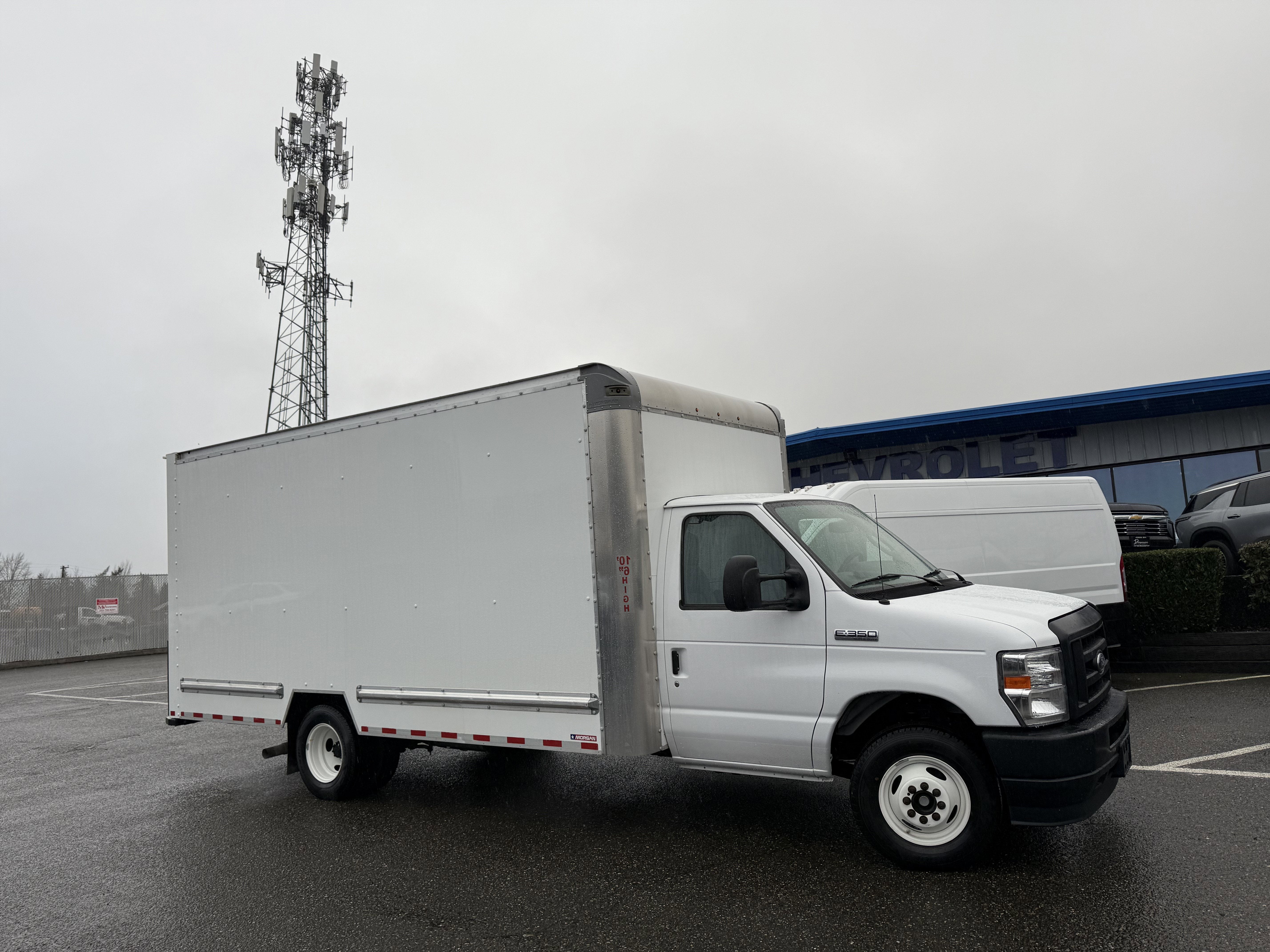 2022 Ford E-Series Cutaway E-350